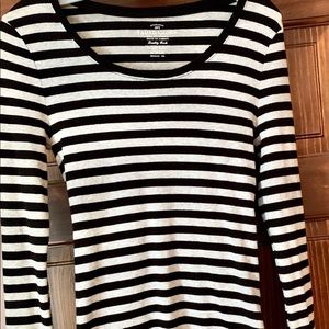 Women’s long sleeve tops